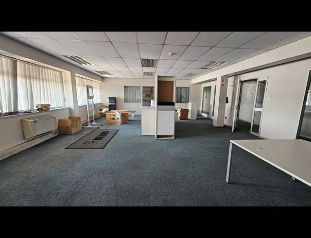 7,772M² WAREHOUSE TO LET IN ISANDO